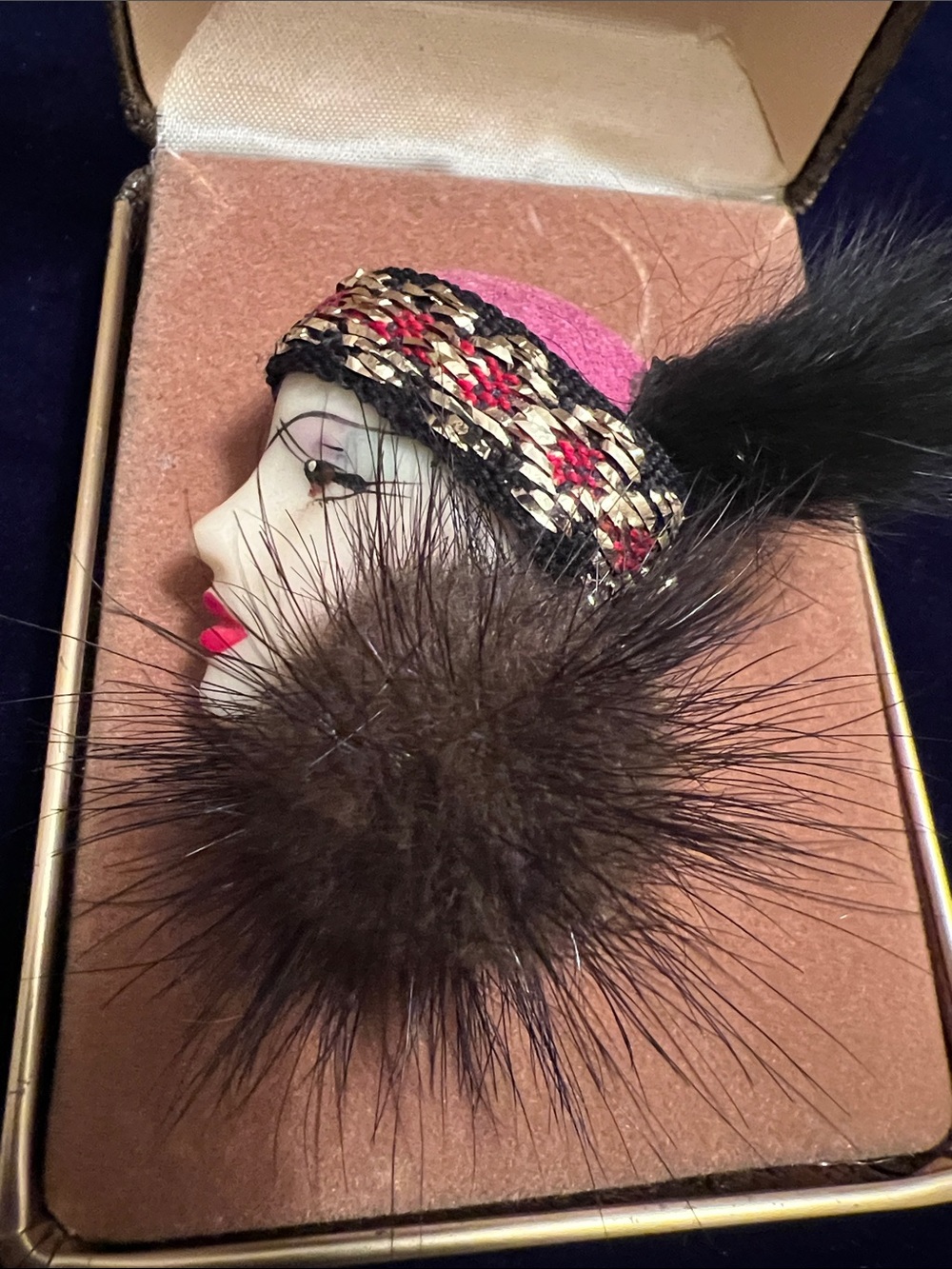 Art Deco "Flapper Girl" Side Profile Fur Han Shin Fur Co LTD. Brooch Vintage Pin